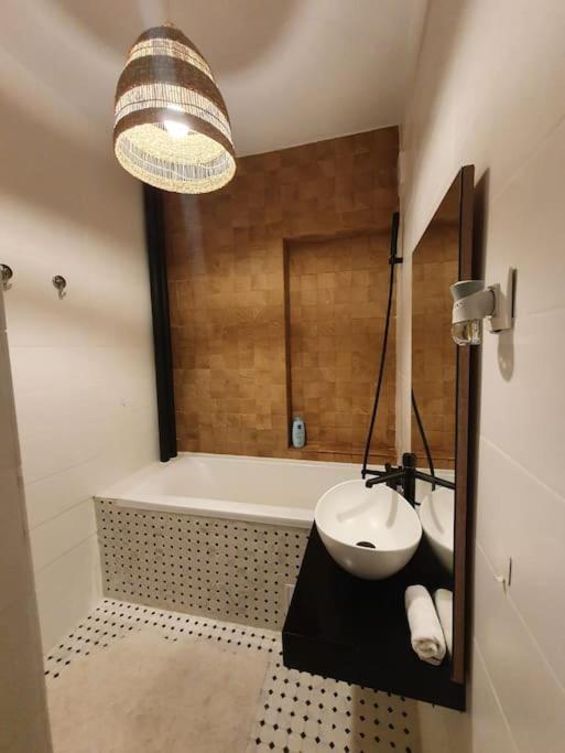 Spacious And Quiet 1Br Apartment In Floreasca Букурещ Екстериор снимка